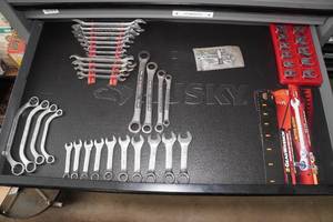 lot 139 image: Contents of Drawer - Metric Wrenches