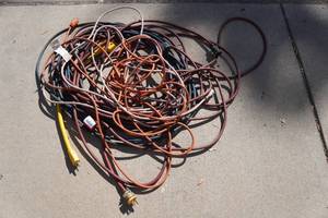 lot 318 image: Extension Cords