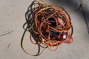 lot 317 image: Work Light and Extension Cords