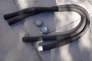 lot 305 image: Exhaust Ports and Hoses