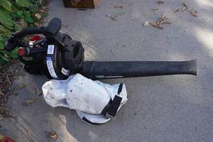 lot 436 image: Craftsman Gas Leaf Blower