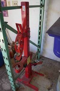 lot 359 image: Hydraulic Strut Spring Compressor