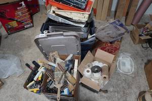 lot 372 image: Assorted Paint Trays and Tools
