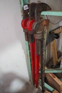 lot 373 image: Large 48 Pipe Wrenches