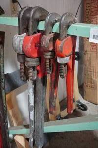 lot 374 image: Assorted Pipe Wrenches