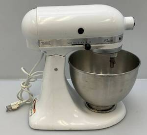 lot 116 image: KitchenAid Mixer (Missing Attachments)
