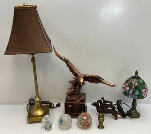 lot 118 image: Misc. Dcor Including Small Stained Glass Lamp & More