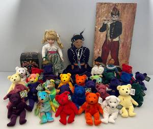 lot 48 image: Misc.Vintage Dolls Including BAMM BEANOS & More