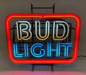lot 129 image: Bud Light Neon Light (Works)