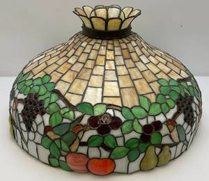 lot 131 image: Large Decorative Vintage Stained Glass Light Shade 24