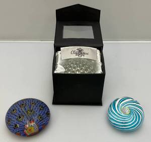 lot 168 image: Misc, Decorative Glass Paperweights