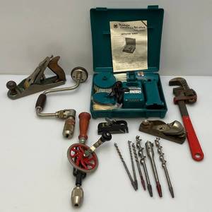 lot 189 image: Misc. Tools Including Makita Cordless Polisher & More