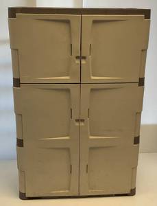 lot 208 image: Rubbermaid Three Tier Storage Unit