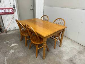 lot 1 image: Amish-Built Dining Table and 4-Chair Set