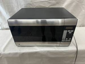 lot 11 image: GE Microwave