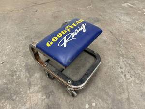 lot 20 image: Good Year Racing Rolling Garage Stool
