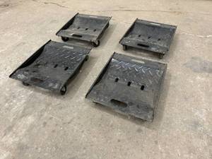 lot 24 image: Vehicle Wheel Dollies
