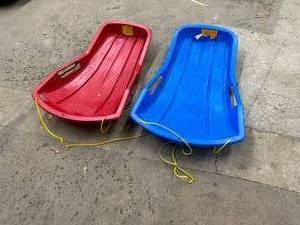 lot 26 image: Plastic Snow Sleds