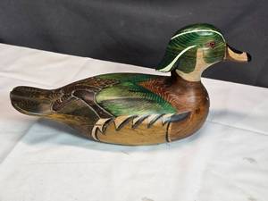 lot 26 image: Hand-Carved and Painted Wooden Duck Decoy by Tom Taber