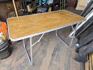 lot 7 image: Vintage Folding Table with Faux Wood Grain Top - Lightweight