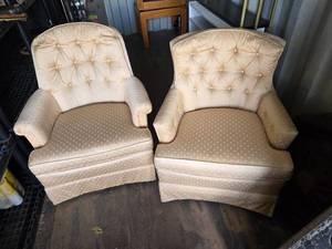 lot 41 image: Vintage Sherrill Upholstered Armchairs - Pair