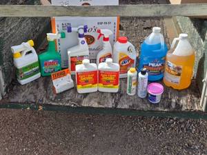 lot 63 image: Lot of Household Cleaning and Maintenance Supplies