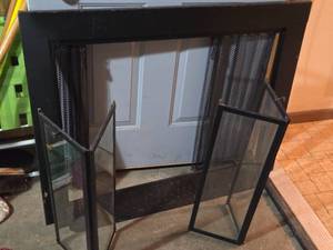 lot 75 image: Fireplace Screen with Glass Doors and Mesh Curtains