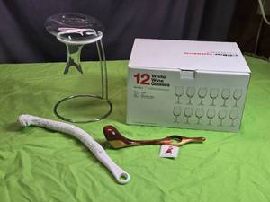 lot 81 image: 12-Piece White Wine Glasses Set with Accessories, Bottle Holder
