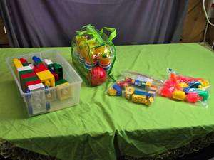 lot 100 image: Lot of Childrens Building Blocks and Toys