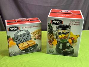 lot 125 image: Parini Kitchen Appliance Set - Blender and Sandwich Maker