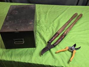 lot 207 image: File Drawer, Pruners