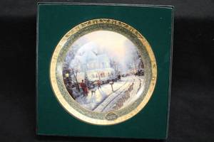 lot 457 image: Collectors Plate - A Holiday Gathering by Thomas Kinkade #17040A Limited Edition First Issue in the Cherished Christmas Memories Collection from The Bradford Exchange with Certificate of Authenticity