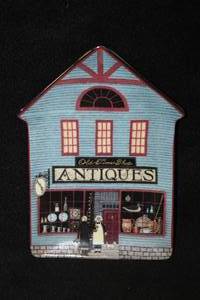 lot 467 image: Collectors Plate - Old Times Antique Shop by Charles Wysocki #462A Limited Edition First Issue in the Wysocki Country Corners Collection from The Bradford Exchange with Certificate of Authenticity