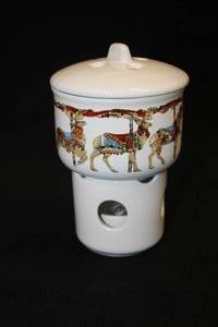 lot 498 image: 6 Collectors Carousel Potpourri Burner - (Porcelain)