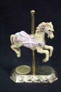 lot 509 image: 5 Collectors Carousel Horse - Legends of the Rose A Carousel Romance #332117500 from Willitts Designs