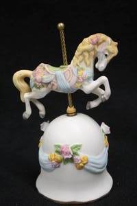 lot 516 image: 5 Collectors Carousel Horse Bell