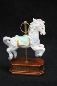lot 513 image: 4-12 Collectors Carousel Horse