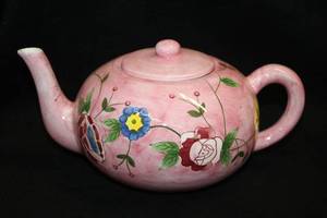 lot 525 image: Norerest Pink Floral pattern Collectible Tea Pot
