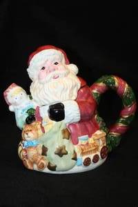 lot 540 image: Santa Claus theme Collectible Tea Pot