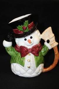 lot 541 image: 1991 Omnibus Fitz and Floyd Snowman theme Collectible Pitcher