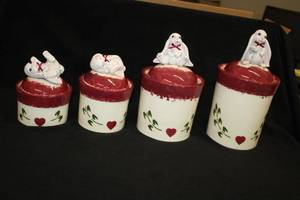 lot 553 image: Snow Bunny theme Collectible Canister Set 4-piece