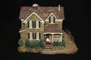 lot 558 image: Collectors House w Light - Riverside Farmhouse by Terry Redlin #A1946 Limited Edition in the Autumn Village Collection from Hawthorne Village