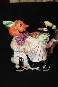 lot 538A image: 1992 Fitz and Floyd Collectible Pitcher
