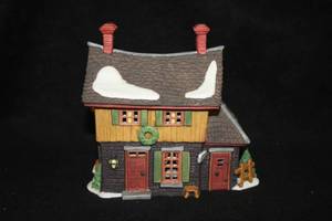 lot 576 image: Collectible House with Light - Ichabod Cranes Cottage in the New England Village Series from Department 56