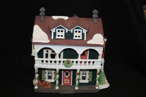 lot 582A image: Collectible House with Light - Captains Cottage in the New England Village Series from Department 56