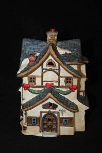 lot 596 image: Collectors House - Cottage from Pacific Rim Imports Corp