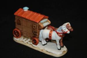 lot 1083 image: Collectors Figurine - Horse Drawn Wagon Veterinarian - from Lefton