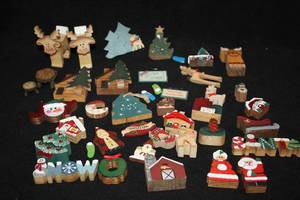 lot 1103 image: Lot of (40) Assorted Wooden Holiday Decorations - Santa Claus, Reindeer, Christmas Trees, Wreath and more