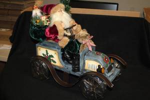 lot 1110 image: Kirkland Signature Decorative Santa in a Car