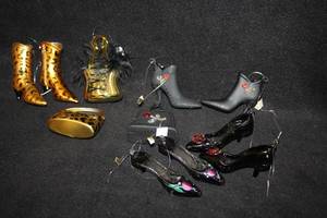 lot 1119 image: Lot of (11) Assorted Shoe and Handbag Holiday Ornaments